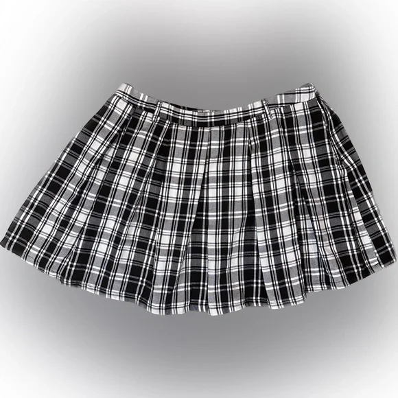 Hot Topic Black/White Plaid Schoolgirl Skirt size XL - Picture 2 of 15